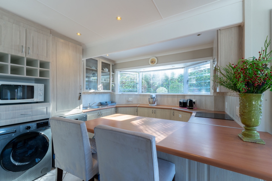 5 Bedroom Property for Sale in Outeniqua Strand Western Cape